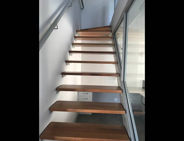 566M² OFFICE FOR SALE IN SONHEUWEL
